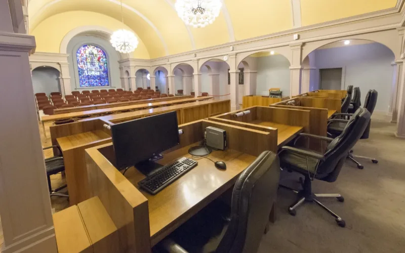 Un Marocain harcèle son ex au Québec, la justice refuse de briser son avenir