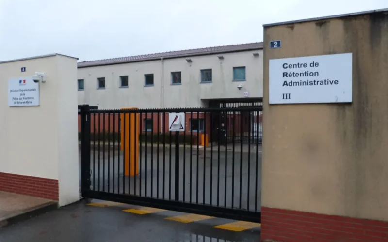 La France libère cette Marocaine mère de six enfants… puis reprogramme son expulsion