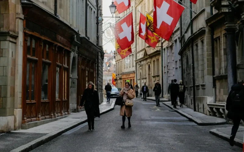 Elle se dit bloquée au Maroc, la Suisse lui retire définitivement son permis