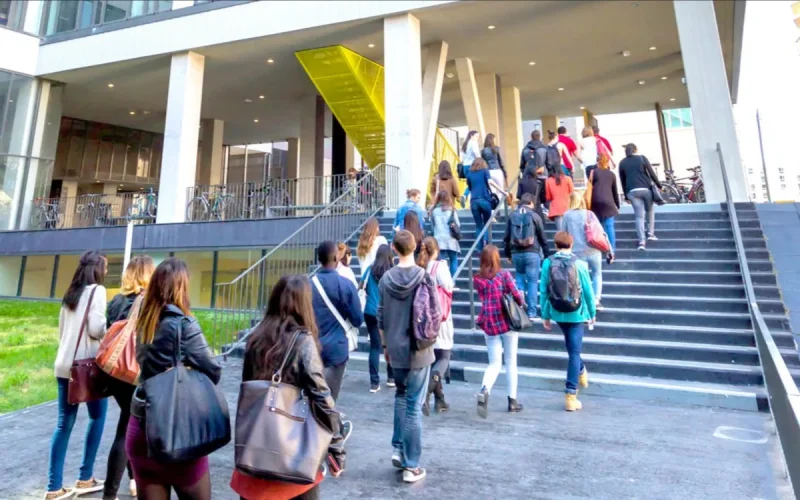 Étudiants marocains en France : la facture peut grimper à 2 160 euros par mois