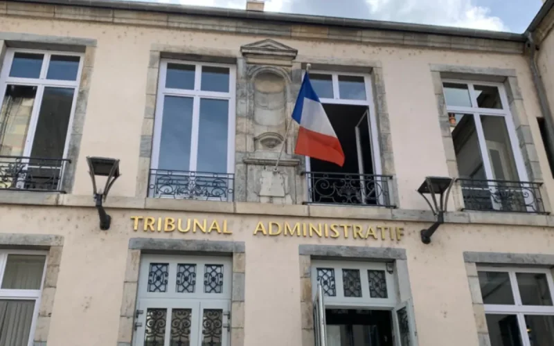 Arrivé en France à 10 ans, ce Marocain reçoit une OQTF après 21 ans : le juge bloque son départ