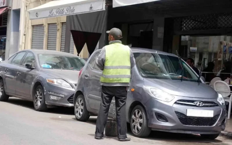 Marrakech : 20 dirhams pour une place de parking, le gardien finit en garde à vue