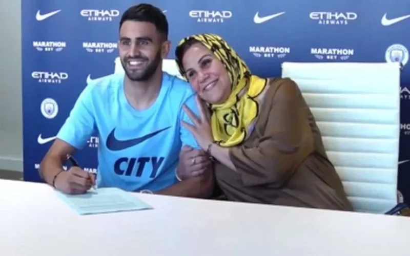 CAN 2025 : la mère de Riyad Mahrez, première supportrice à Rabat