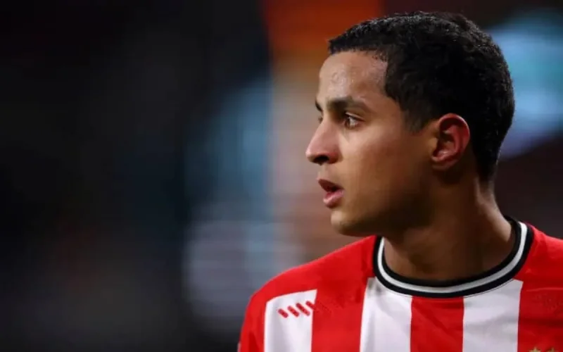 Mohamed Ihattaren rechausse les crampons 