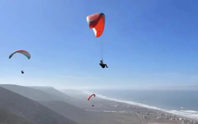 Drame au Maroc : un parapentiste belge succombe à une chute