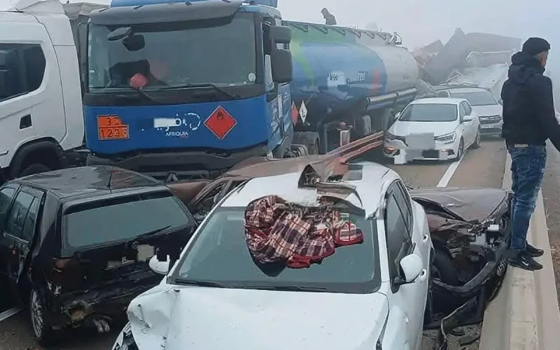 Grave accident sur l'autoroute d'El Jadida : un mort et plusieurs blessés à cause du brouillard