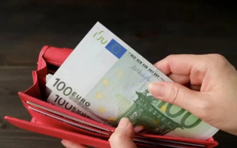 Les MRE tranfèrent 16 milliards de DH en juillet, un record