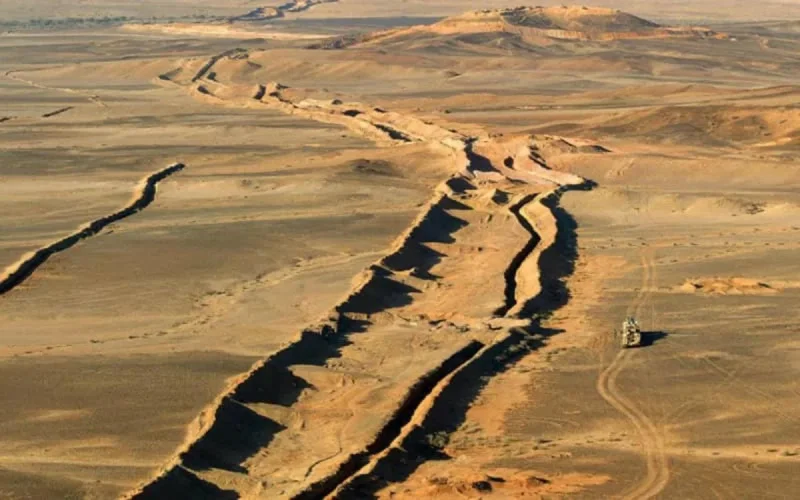 Maroc : prolongement de 50 km du mur de défense au Sahara