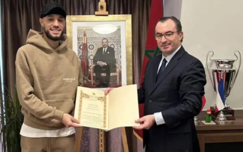 Noussair Mazraoui a reçu une lettre du roi Mohammed VI