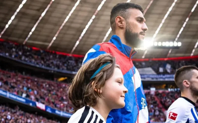 Noussair Mazraoui, futur coéquipier de Karim Benzema ?