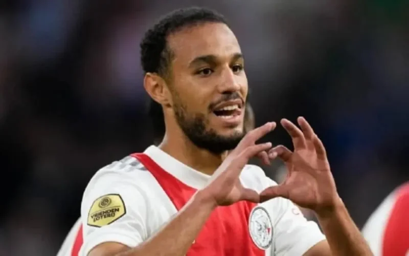 Noussair Mazraoui : « Loin de la CAN, mon cœur est avec les Lions »