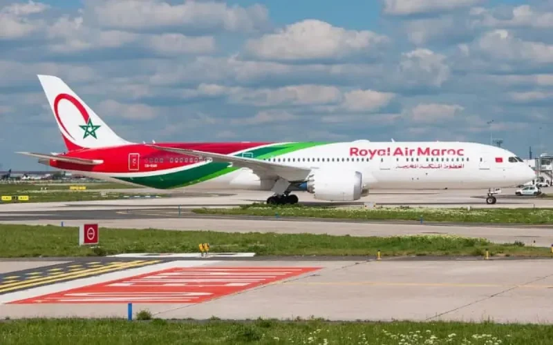 Le Maroc ferme son espace aérien, Royal Air Maroc en difficulté