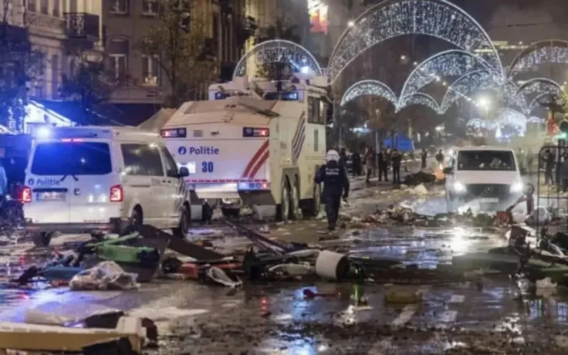Bruxelles : un policier agresse violemment un homme lors du match Maroc-France