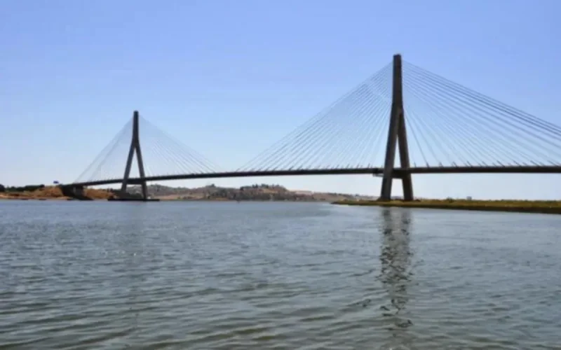 Maroc-Espagne : il est impossible de réaliser un pont dans le détroit de Gibraltar 