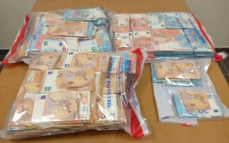 Lourde peine pour le chef présumé d'un trafic de drogue en fuite au Maroc