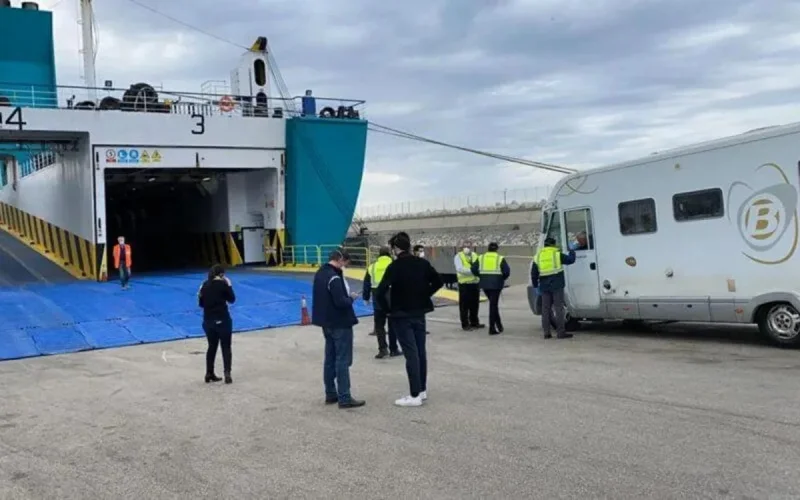 Des avions et ferries spéciaux pour rapatrier les Français bloqués au Maroc