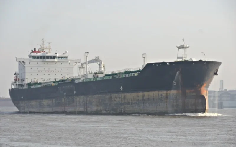 Pétrolier russe en panne à Tanger : l'opération de la dernière chance pour éviter une marée noire