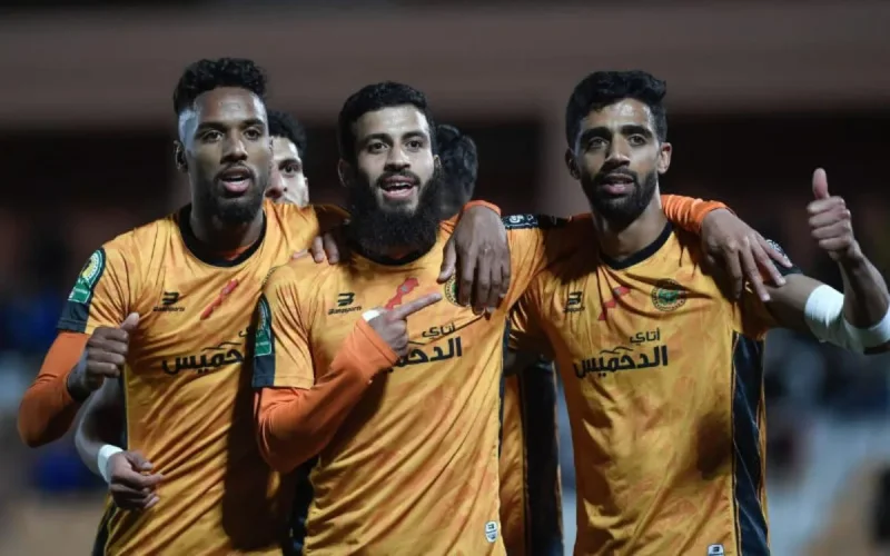 Un maillot de football ravive les tensions entre le Maroc et l'Algérie