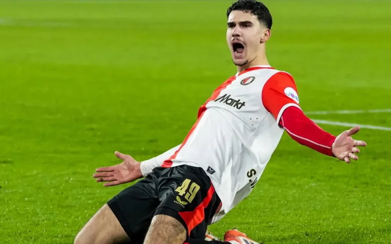 Maroc : une pépite du Feyenoord au cœur d'une bataille avec les Pays-Bas
