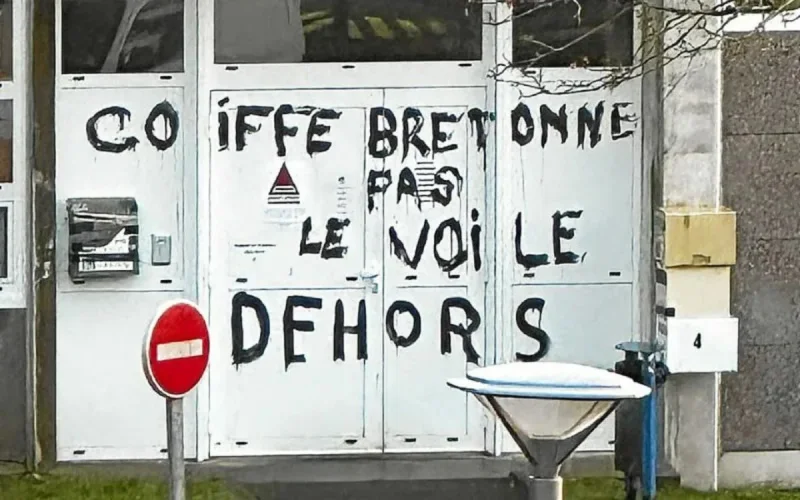 Guingamp : tags racistes découverts sur la mosquée, enquête en cours