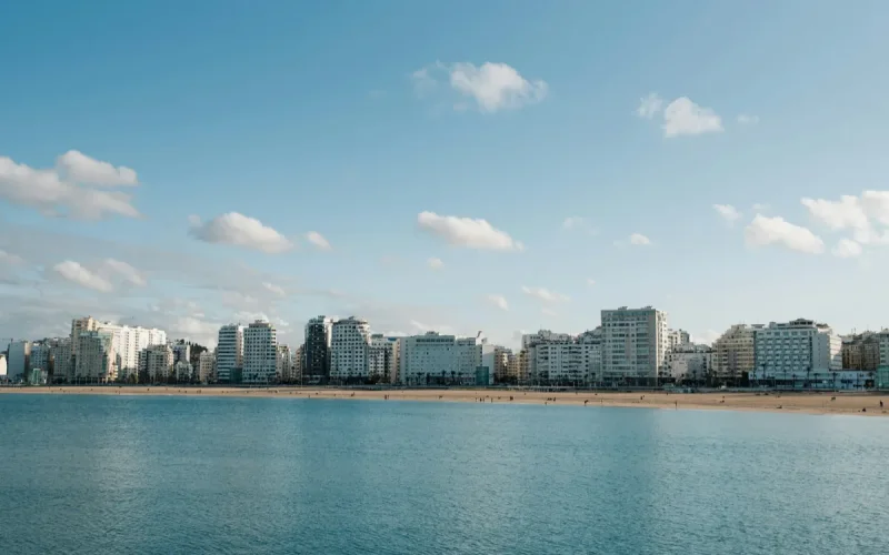 Saisies, ventes aux enchères et faillites : Pourquoi le secteur de la location auto agonise dans le nord du Maroc