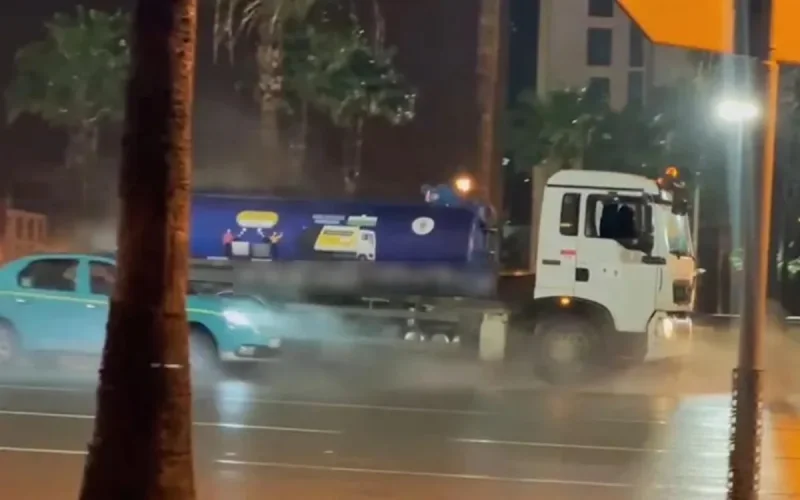 Colère à Tanger : des rues nettoyées ... sous la pluie !