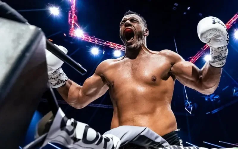 Tarik Khbabez contre Donegi Abena : le choc du Glory Collision 7