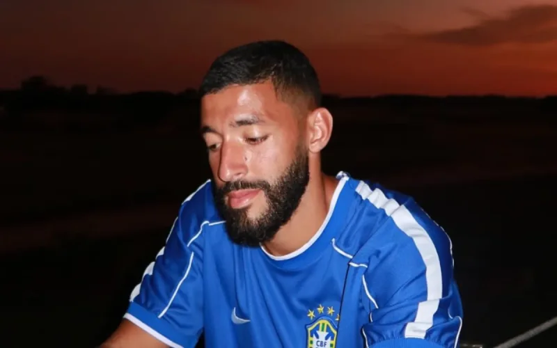 Au Maroc, le joueur Tarik Tissoudali troque le ballon contre les jet-skis