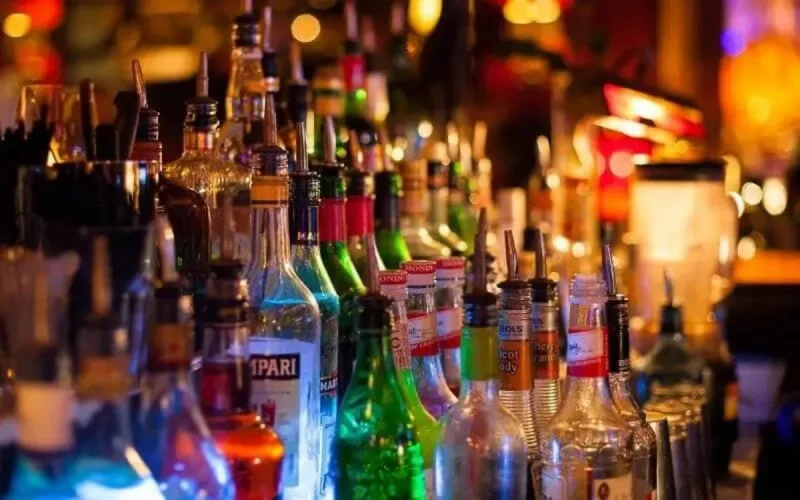 Des parlementaires s'attaquent à l'alcool et au tabac