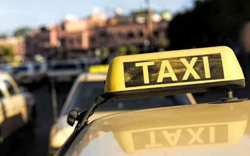 Marrakech : les taxis préfèrent les touristes, les Marocains délaissés