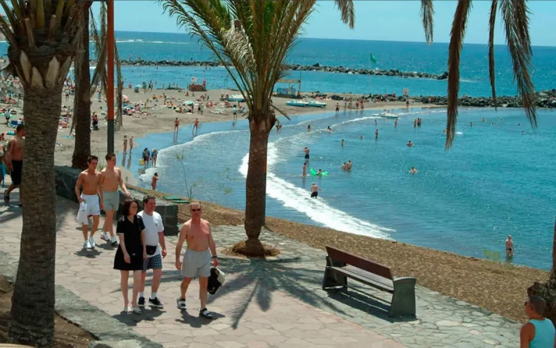 Les touristes fuient les Canaries et se réfugient au Maroc