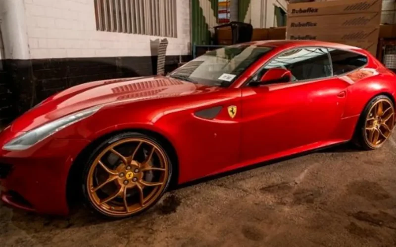 Ferrari, BMW et 350 kg de drogue : le train de vie luxueux d'un réseau de trafic de haschisch stoppé net