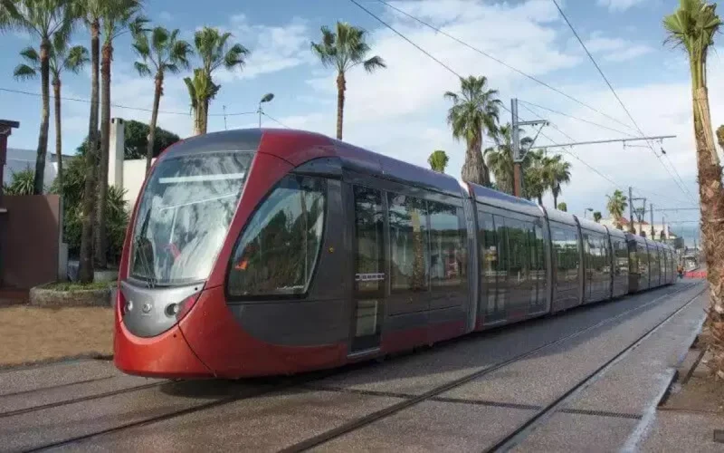 Les Casablancais en colère face aux retards du tramway : que se passe-t-il vraiment ?