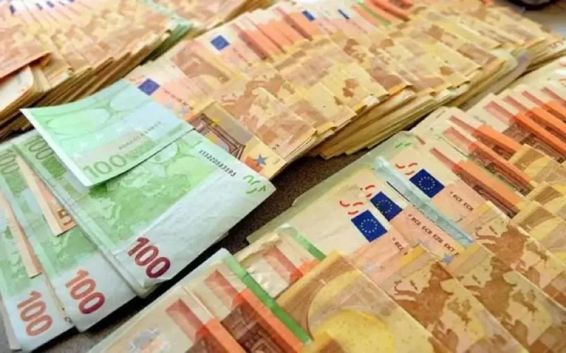 Services rendus en ligne : 90 jours pour le rapatriement des rémunérations