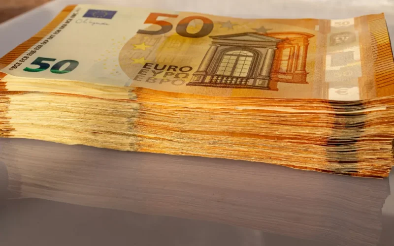 MRE : Le piège des papiers qui menace les transferts vers le Maroc