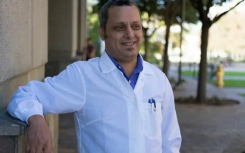 Un chercheur marocain promet un vaccin universel contre le Covid