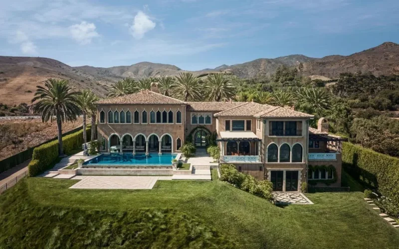 La villa de Cher à 75 millions de dollars : un palais de Malibu inspiré du Maroc