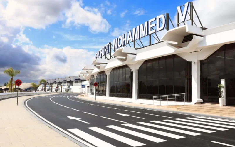 Il vole des téléphones à l'aéroport de Casablanca pour financer une fête familiale