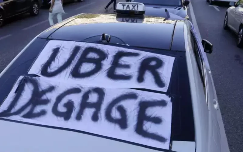 Rabat : les chauffeurs de taxi en colère contre les VTC