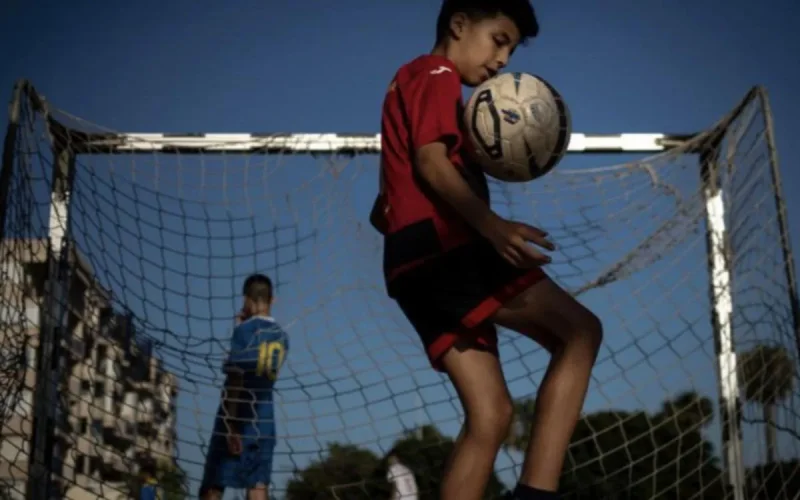 Wassim, 7 ans, né en Espagne, empêché de jouer au football