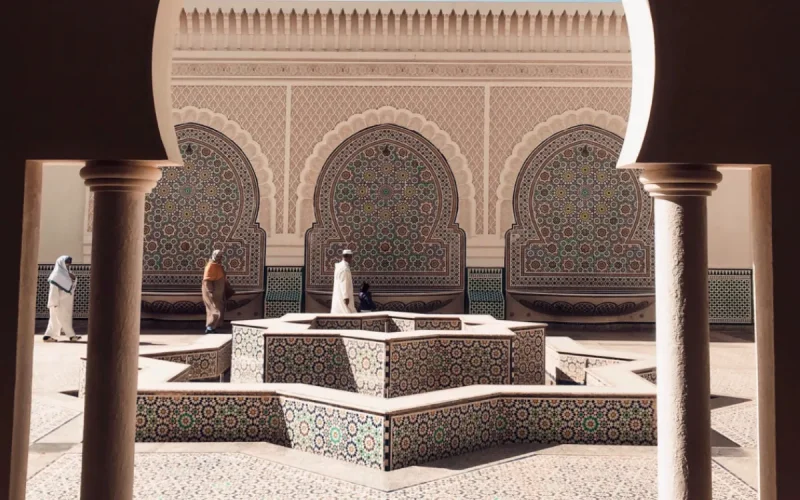 Le Maroc dépose plainte contre « l'appropriation » du zellige par l'Algérie