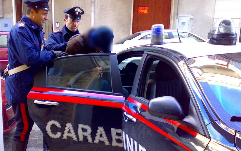 un marocchino tra i suoi rapitori