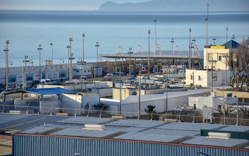 la frontiere de ceuta avec le maroc restera fermee