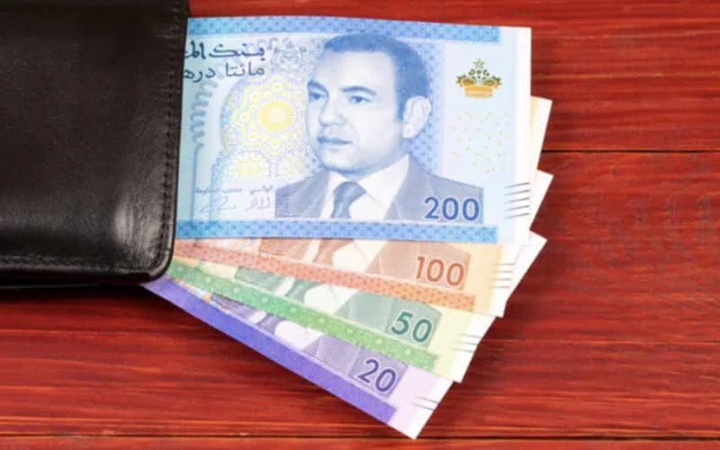 Le Dirham Se Redresse Face L euro Et Au Dollar