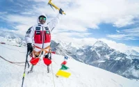 Après le mont Toubkal, un homme amputé de deux jambes, gravit l'Everest