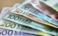 Le dirham se renforce face au dollar grâce aux MRE