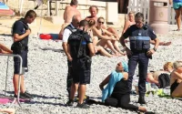 Interdiction du burkini : revers pour des maires français