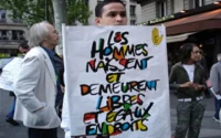 France : Les papiers de vos parents, s'il vous plaît !