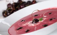 Soupe de cerises aux amandes