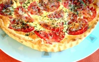 Tarte à la moutarde et à la tomate